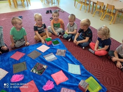 zajęcia sensoryczne z dzieci w przedszkolu