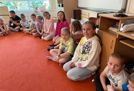 Współpraca z Sp Margonin – wizyta uczniów klasy III  u Czerwonego Kapturka 2023