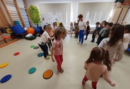 gimnastyka korekcyjna w przedszkolu