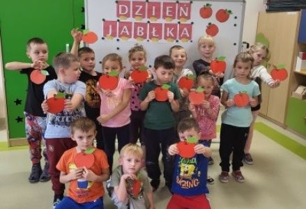 Dzień Jabłka w grupie Wróbelka Elemelka 2023