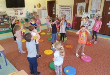 Gimnastyka buzi i języka u Kubusia Puchatka 2023