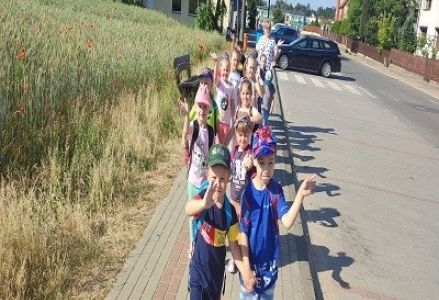 Koziołek Matołek z wizyta w Szkole Podstawowej i Bibliotece Publicznej w Margoninie