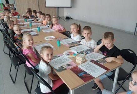 Dzień Kropki w grupie Czerwonego Kapturka i Reksia 2023