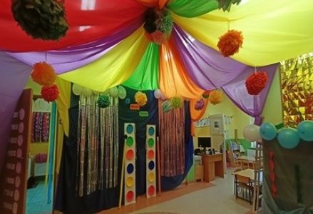W krainie kolorów – bal przebierańców w Radwankach 2024