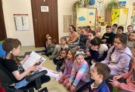 „Kolorowy świat” – praca plastyczna z klasą trzecią 2023