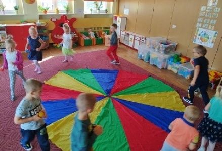 zjecie z chustą animacyjną