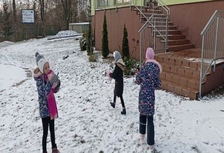 Zimowe zabawy - Miś Uszatek 2023