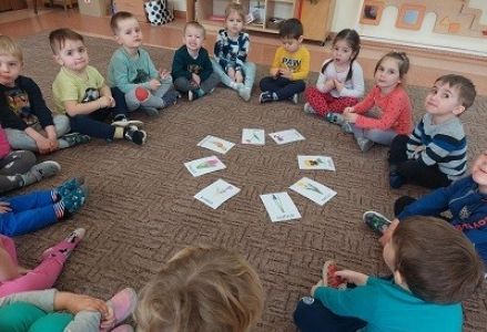 zabawa kwiaty wiosna praca plastyczna