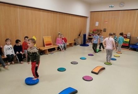 sensoryka gimnastyka przedszkole