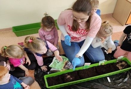 Wiosenny ogródek u Smerfów 2023