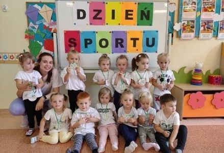 dzień sportu zdjęcie grupowe