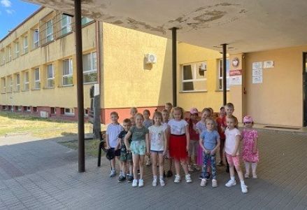 Wizyta grupy Czerwonego Kapturka w Szkole Podstawowej w Margoninie 2023